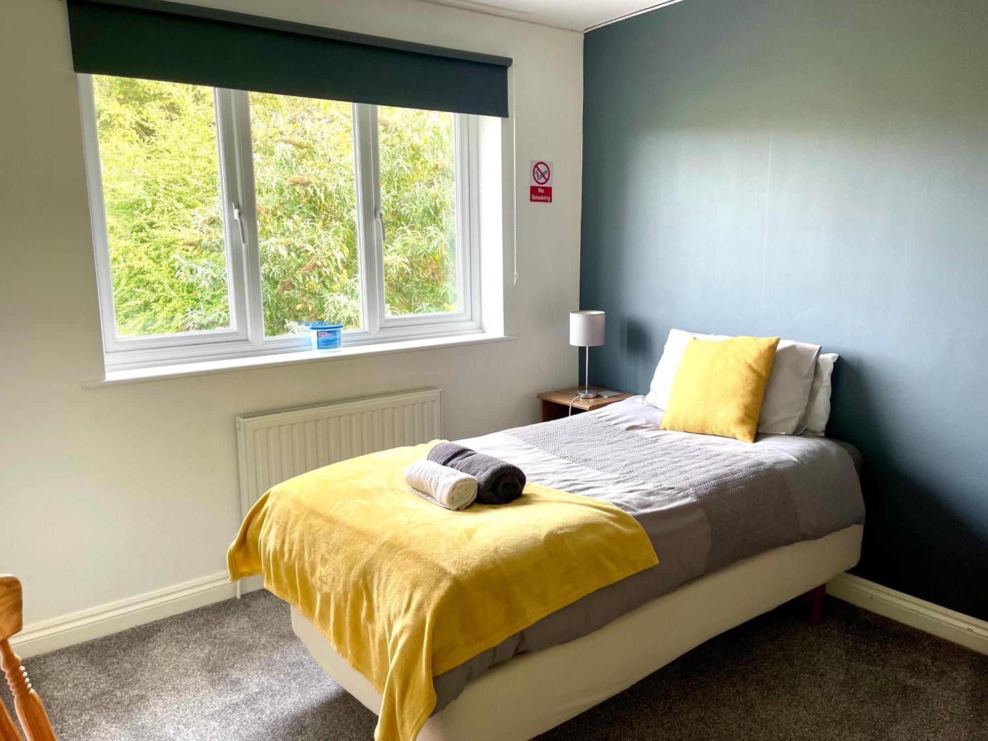 סטאנסטד מאונטפיצ'ט Large 5 Bed Detached House Near Stansted Airport With Parking For 2 Vehicles! Stansted Stays מראה חיצוני תמונה
