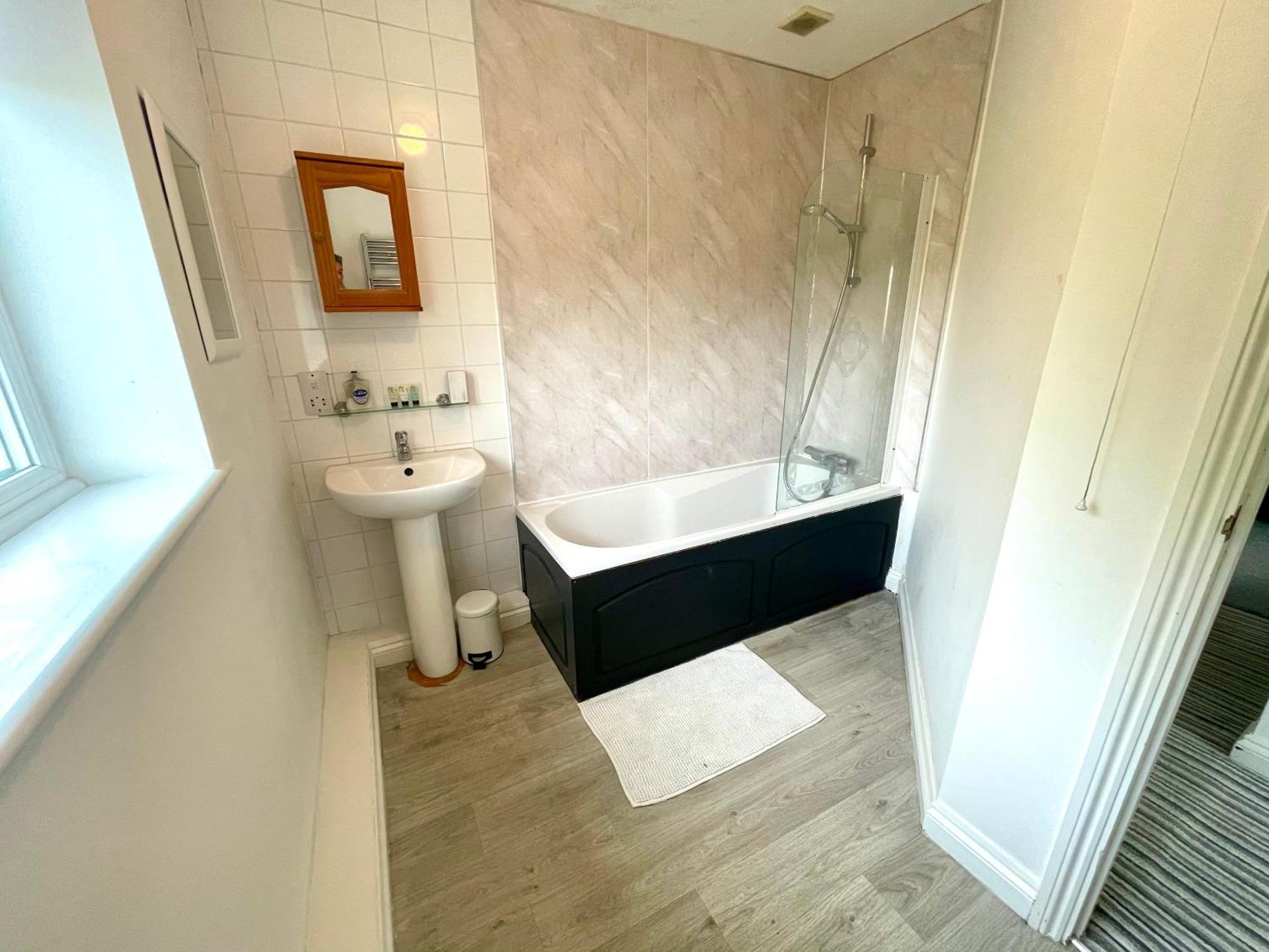 סטאנסטד מאונטפיצ'ט Large 5 Bed Detached House Near Stansted Airport With Parking For 2 Vehicles! Stansted Stays מראה חיצוני תמונה